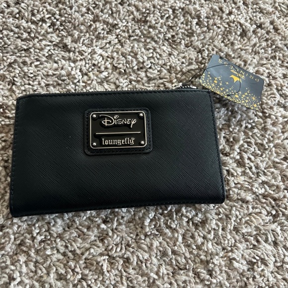 Little mermaid loungefly wallet - Picture 2 of 3